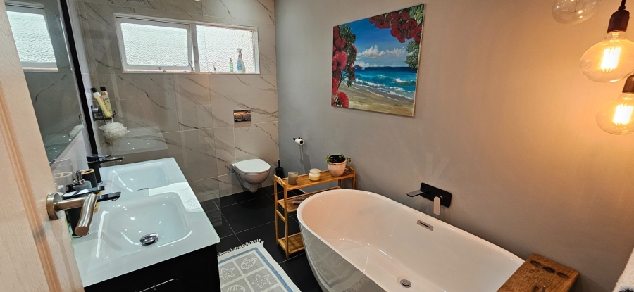 3 Bedroom Property for Sale in Beacon Bay Eastern Cape